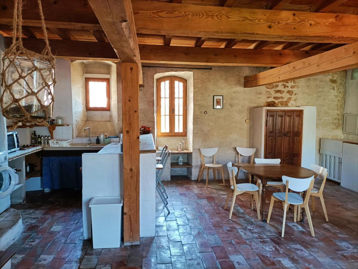 Maison Atypique Coeur De Village Historique Вильнёв-ле-Авиньон Экстерьер фото